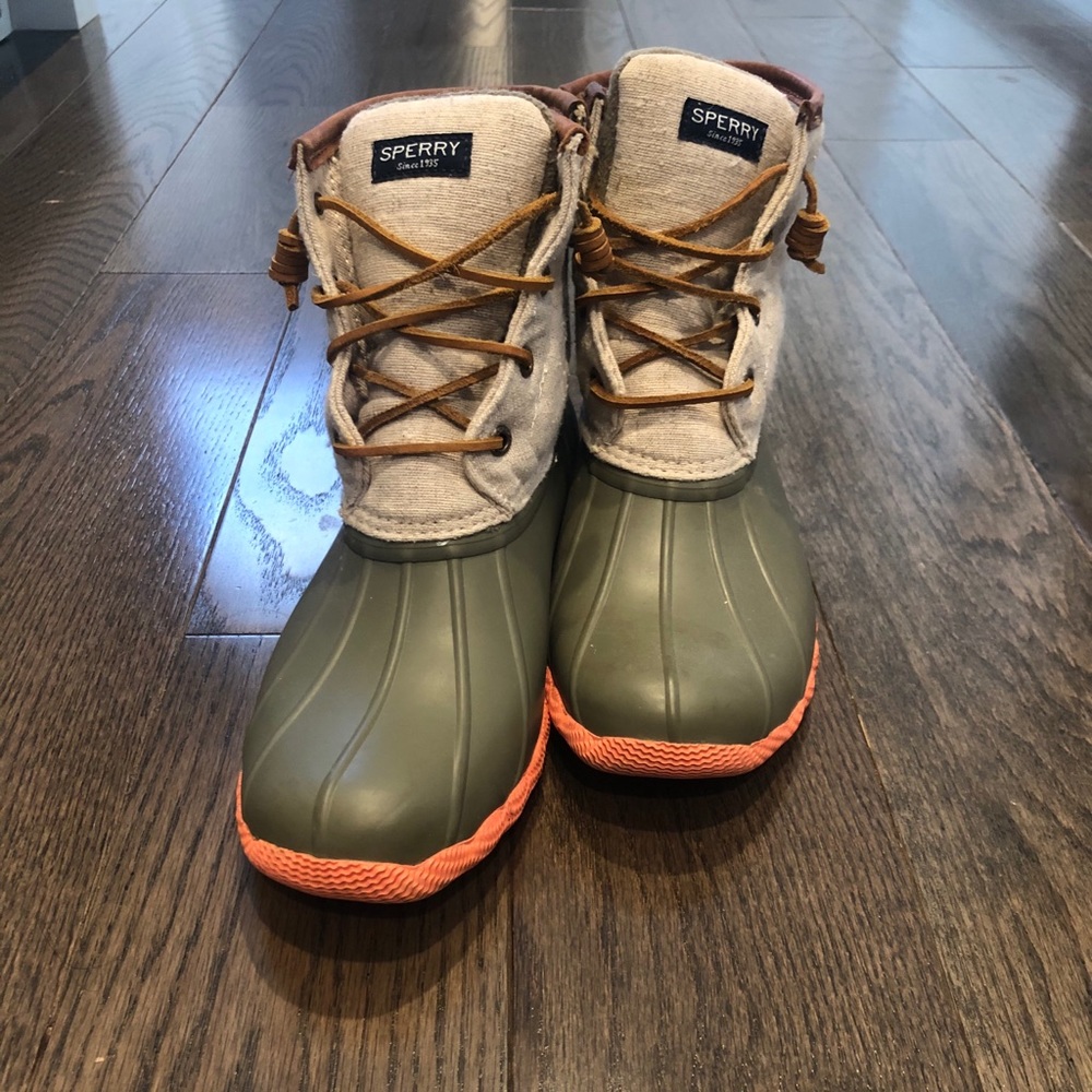 Speerys worn once perfect condition